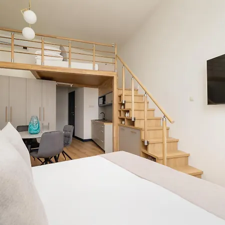 With Mezzanine - Augustianska 1 *