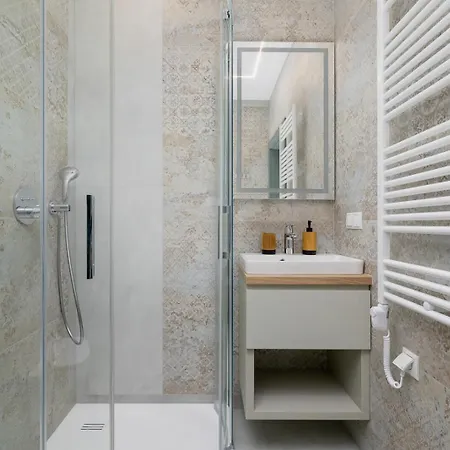 - Augustianska 1, Old Town 4* Krakow