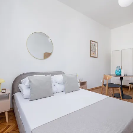 - Augustianska 1, Old Town Apartment